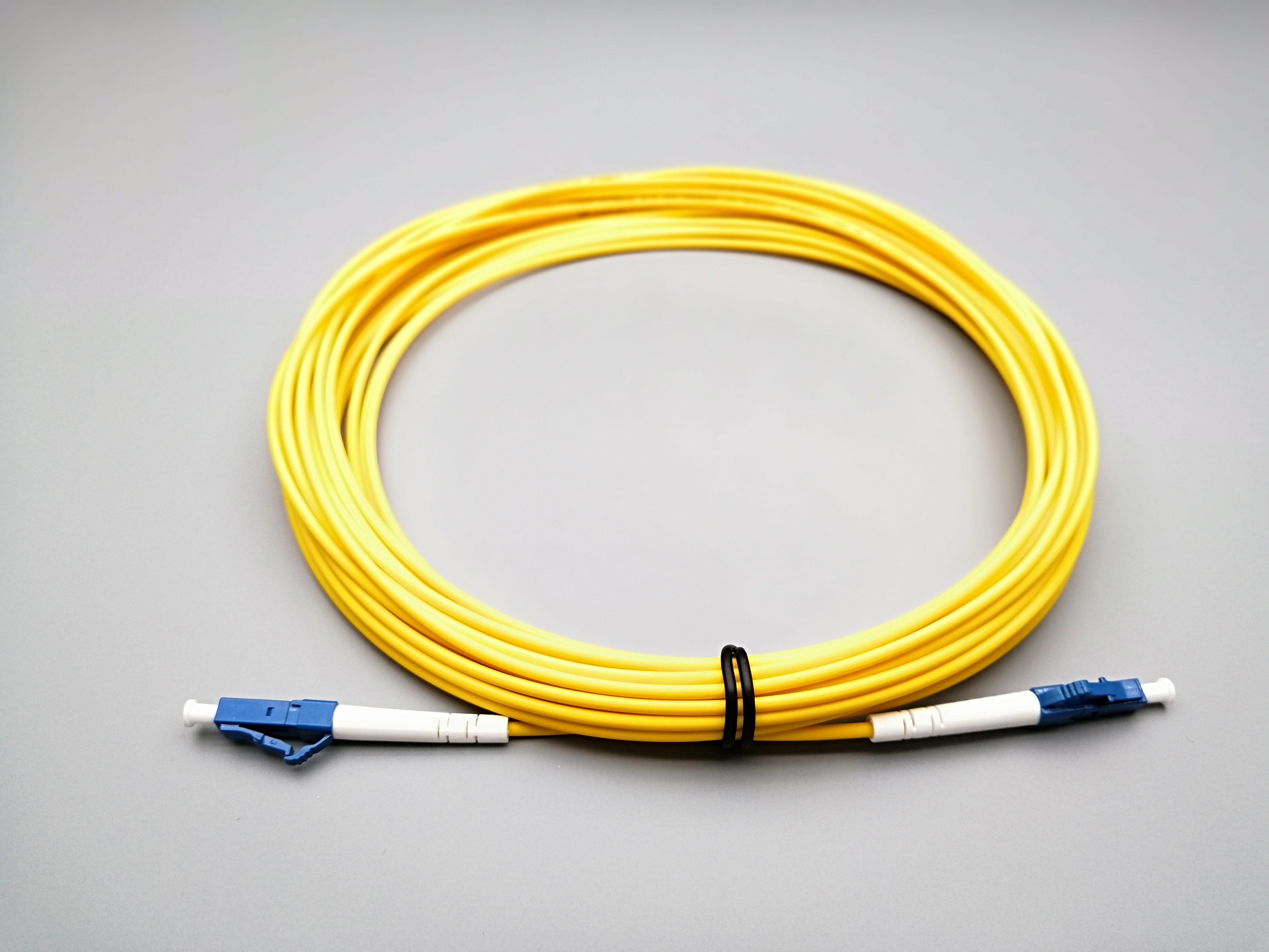 Reasonable price for Fiber Optic Ribbon Pigtail -
 LC/UPC TO LC/UPC SINGLEMODE 9/125 SIMPLEX 2.0MM LSZH/PVC PATCH CORD YELLOW  – Evolux Lighting