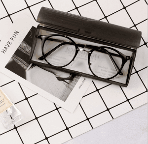 2019 simple storage new handmade myopia glasses case matte plastic folding glasses case printing LOGO wholesale C0170