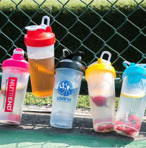 Large-capacity portable plastic cup single layer protein powder shake cup sports fitness with scale cup SKB1001