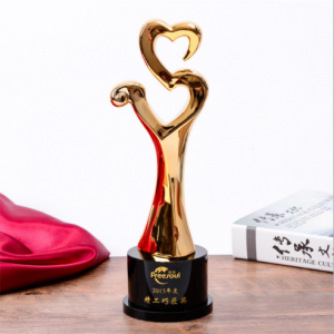 Top quality heart shape crystal gold resin awards and trophies for souvenir  TR0111