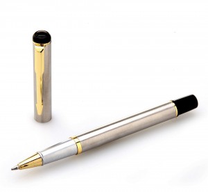 Metaliniai rašikliai su išgraviruotu logotipu, gelio rašalo rašikliai su pasirinktiniu logotipu MP0035