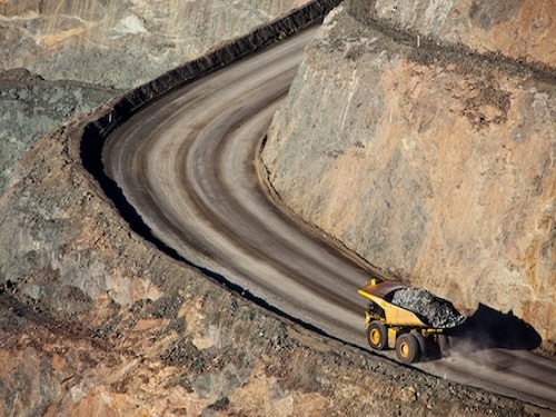 鉄鉱石、銅、石炭、ニッケルの炭素排出曲線