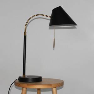 New Delivery for China Chrome Metal Base Table Lamp with Black&White Shade