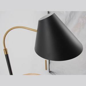 Factory source China Metal Wood Adjustable Table Lamp Furniture/Lighting/LED Lighting /Lamp/Decoration/ LED/Bulb/Tripod/
