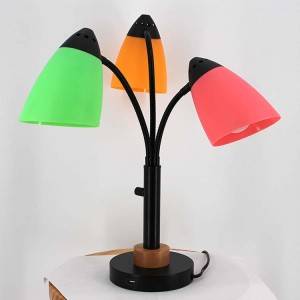 OEM/ODM Supplier China Fashion Modern Metal Bedside Table Lamp for Home or Hotel