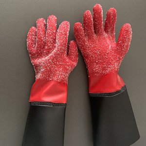 Anti-slip ,oil-resistant pvc gloves