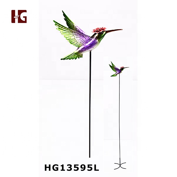 Iron hummingbird cuttings decor