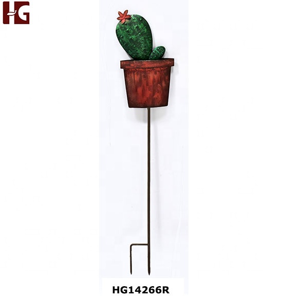 Iron cactus ornament