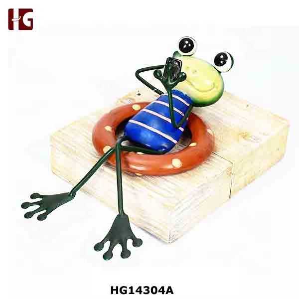 Metal Amusing Frog ,spore frog For Home Decor