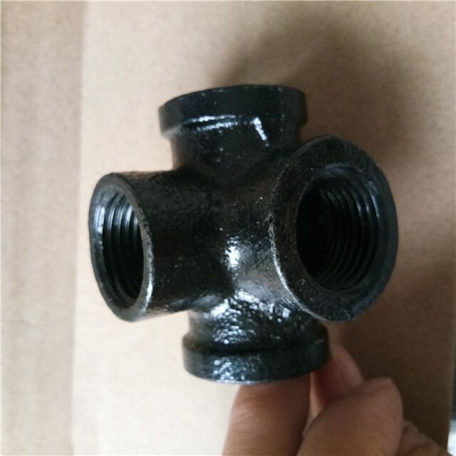 3/4" black cast iron outlet tee