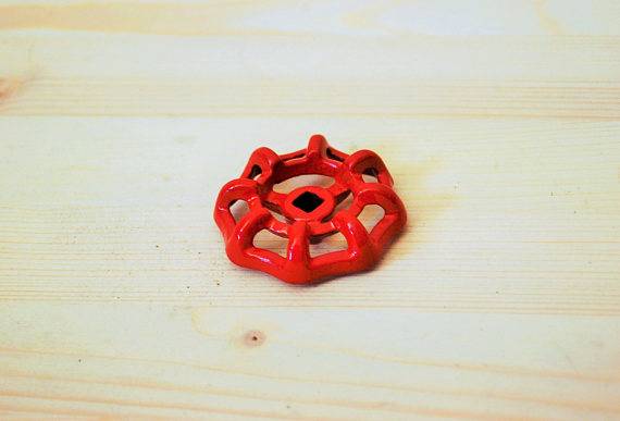 Red 6mm metal valve wheel