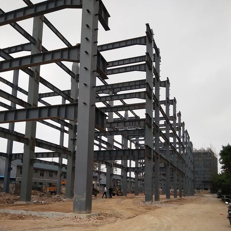 What is the problem of steel structure deformation in steel structure construction?
