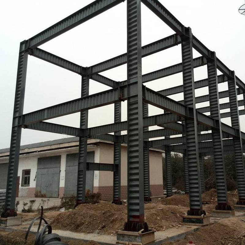 How to prevent moisture in movable steel structure board house