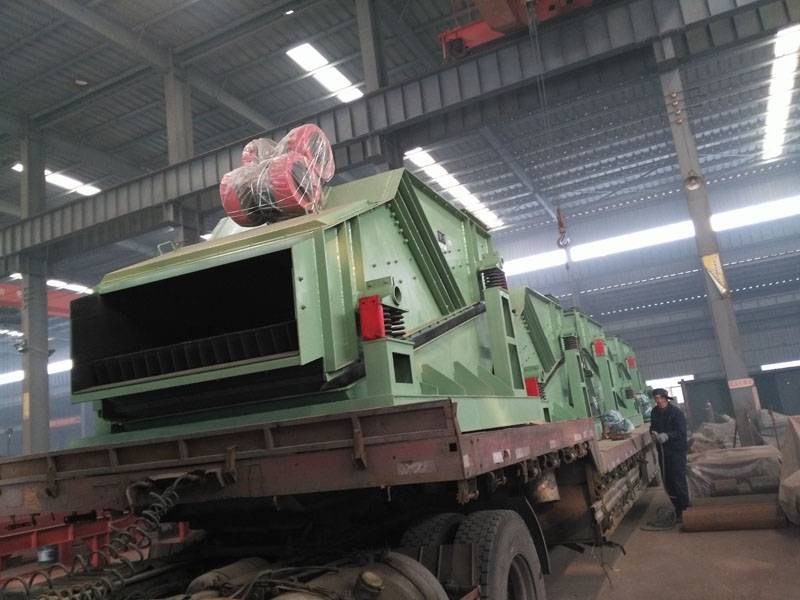 Shanghai MCC linear vibrating screen has been successfully tested and shipped