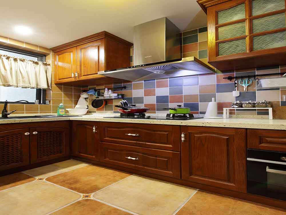 Keukenkast in Europese en Amerikaanse stijl is zo mooi door HOMURG!
