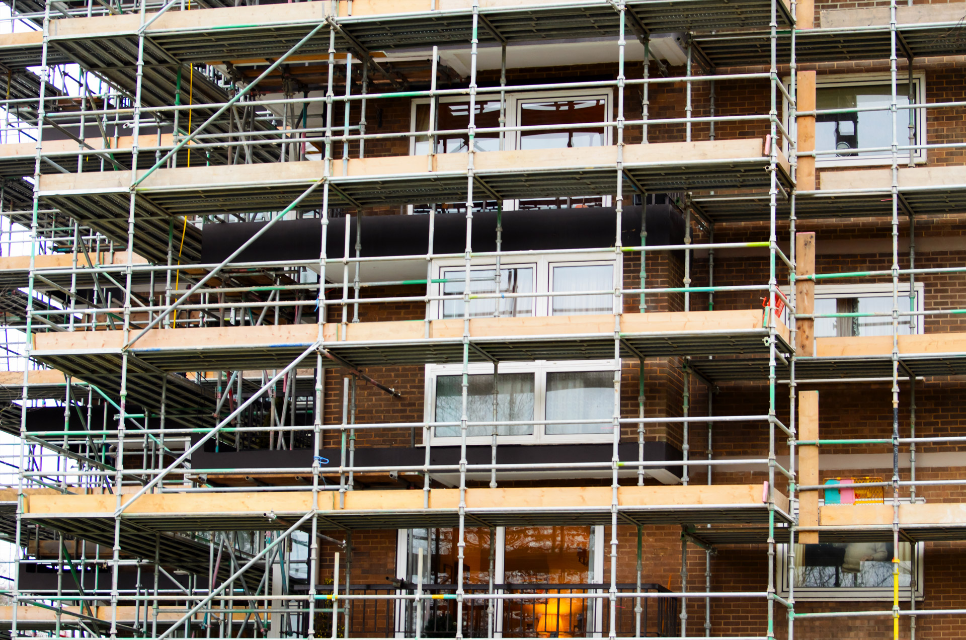 Safe management and use of industrial scaffolding