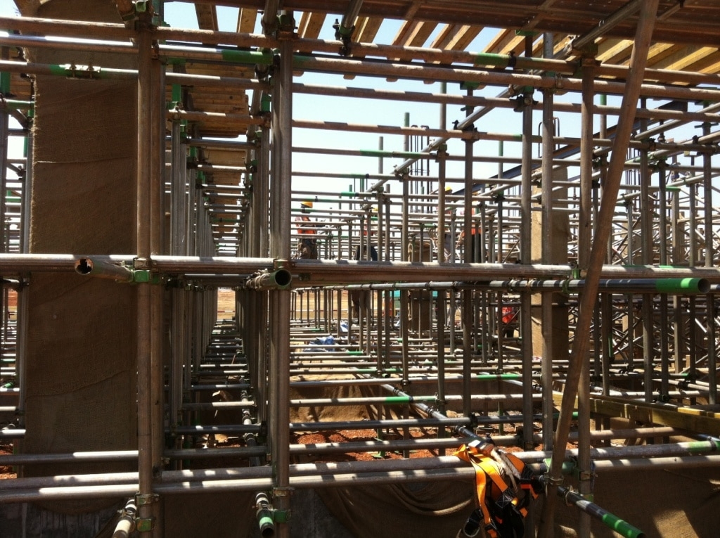 Specifications for erection of floor-standing scaffolding