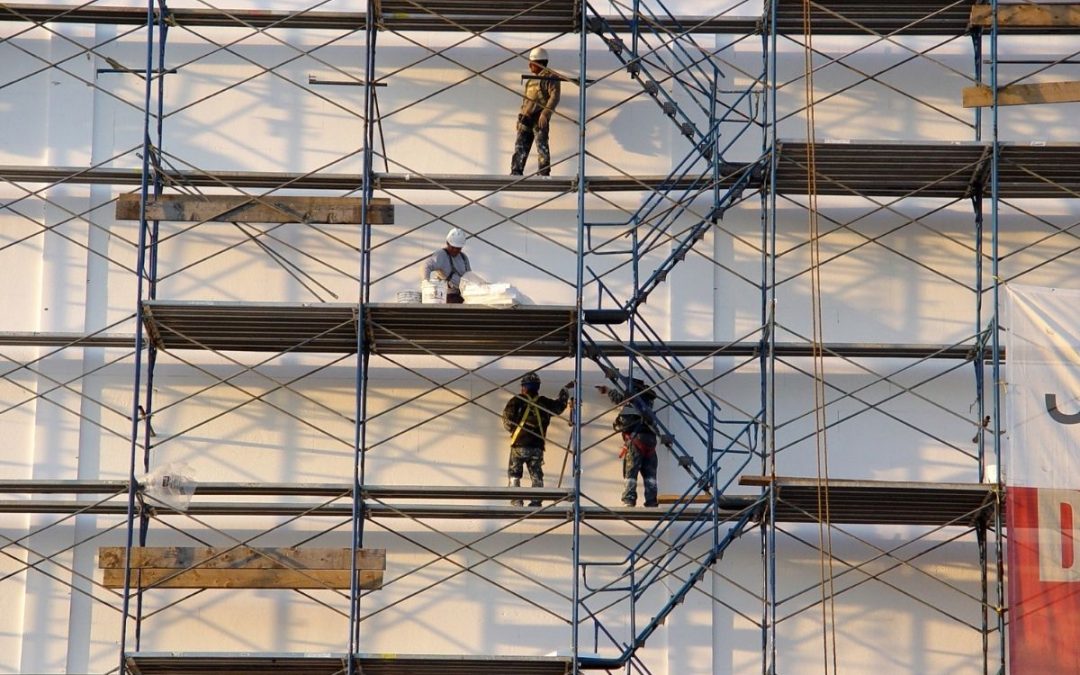 What should be paid attention to when using the disc-type scaffolding