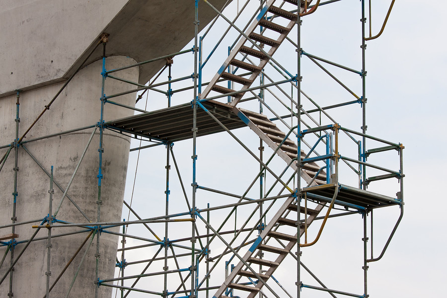 Height and precautions for erection of portal scaffolding