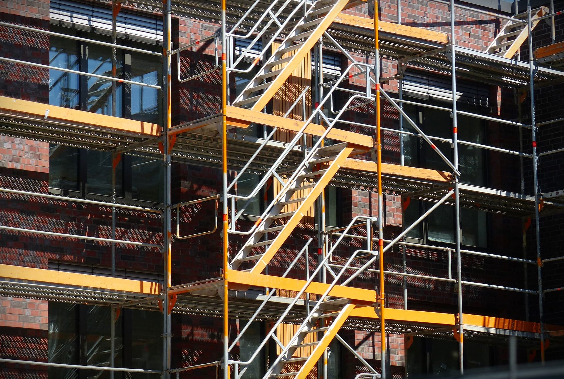 Erection of coupler scaffolding