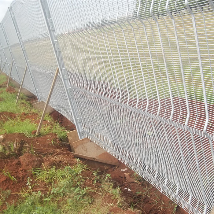 Welded Mesh Fence-Hot-dip Galvanized 358 Fence