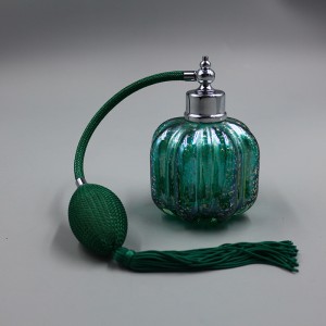 New design sprayer screw perfume bottle