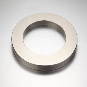 Powerful large diameter ring magnet for tools