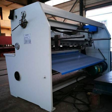 Electric shearing machine metal sheet power cutter guillotine