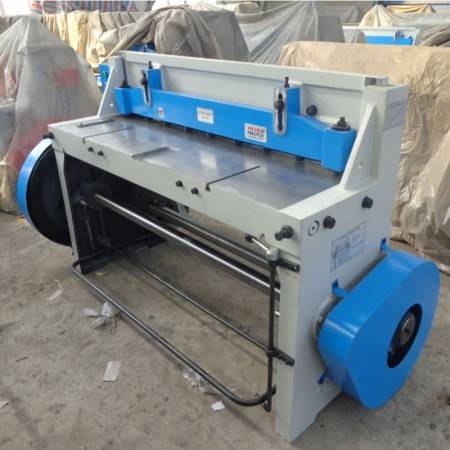 Q11-3X1300 Electric metal plate shearing machine
