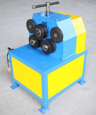 Section Rolling Machine Manual Roll Bender Vertical and Horizontal Round Bening Machine
