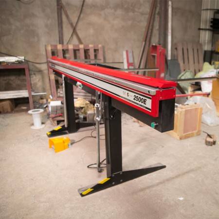Magnetic sheet metal bending machine with optional accessories