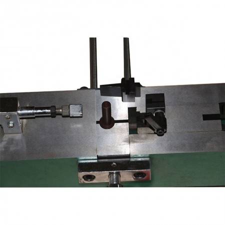 Hand operated steel rule die bending machine