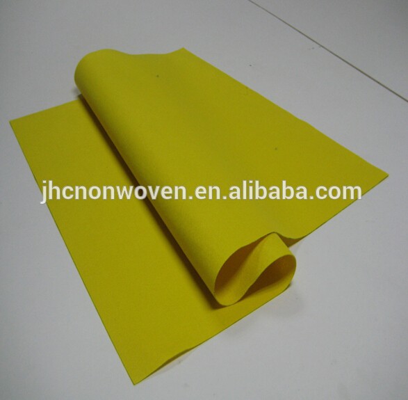 Heat resistant polyester nonwoven felt fabric for pan protector