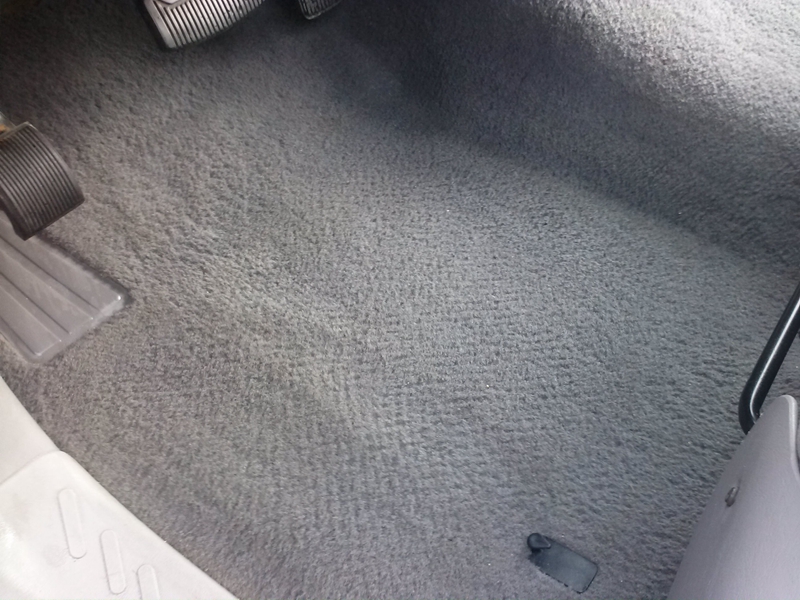 Flame retardant non-woven car interior fabric