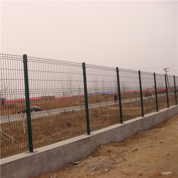 WELDED WIRE MESH FENCE Featured Image