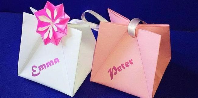O razvrščanju darilnih papirnatih vrečk v različne priložnosti