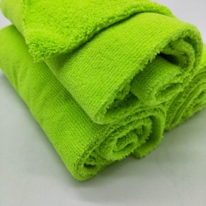 Microfiber dual pile towel