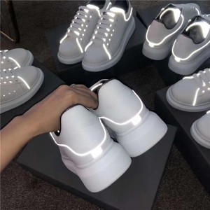 Popular Sneaker For Couples With Luminous