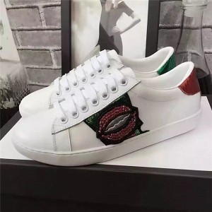 Most Popular Couples Brand Designer Shoes With Red Lips Embroidery