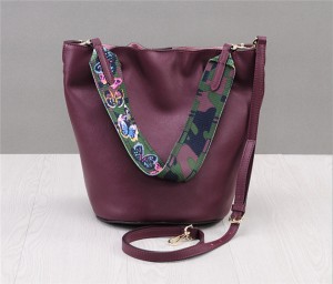 High Quality Ladies Soft Leather Bucket Bag With Colored Shoulder Strap