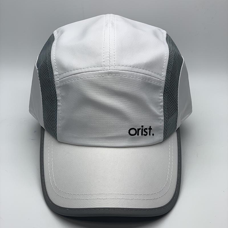 Summer fast dry baseball cap white color with embroidery logo