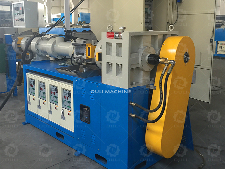 Vacuum cold feed rubber extruder Featured Image