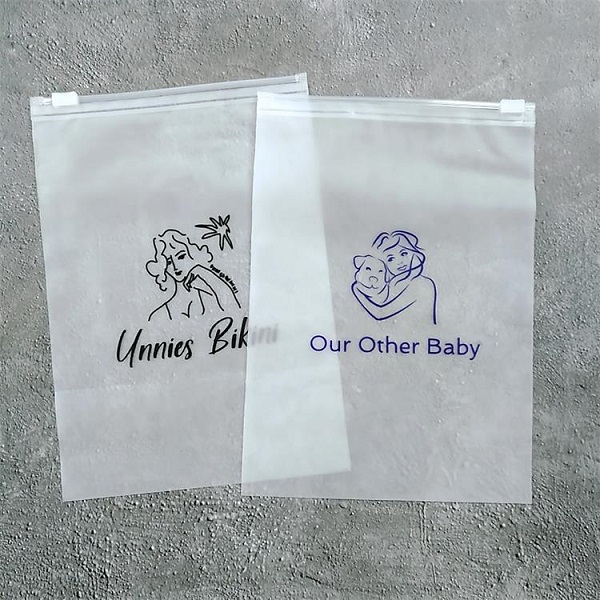 Whole custom zip lock bags ,with logo clothing packaging PE bag printed tshirt plastic poly bag Featured Image