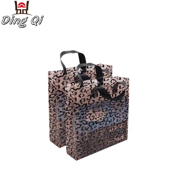 Plastic shopping carry bag with handle