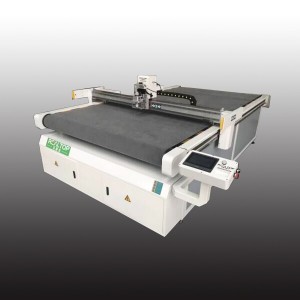 Cloth and Fabrics CNC Cutting Machine