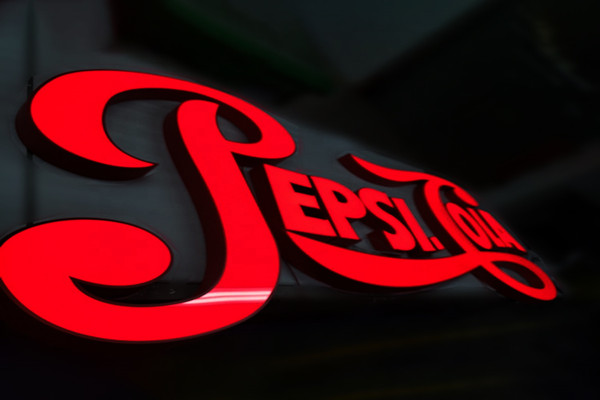 Outdoor signs led channel letter factory supplier waterproof 3d illuminated shop sign letreros de cocacola Featured Image