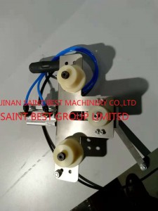 Pneumatic Manual Edge Roller Press for Bended  Insulating Glass