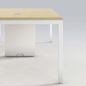 Saosen atwork Manager desk.  N3 executive table with powder finishing