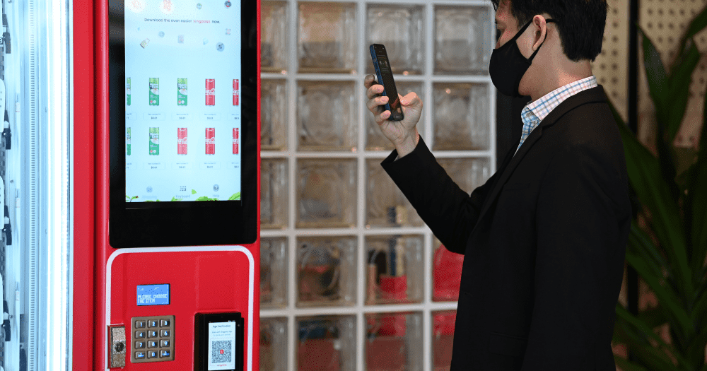 Facial recognition vending machine pizza (that’s … really good)