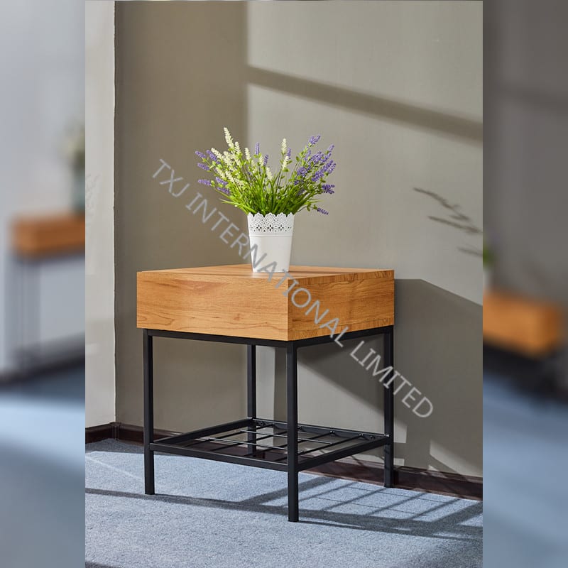MERICK-LT Lamp Table With Oak Paper Veneer Featured Image